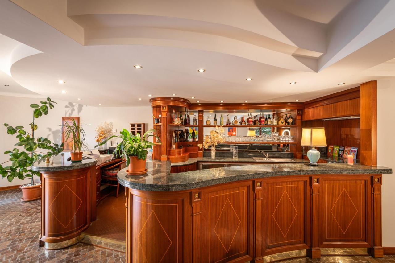 Hotel Ristorante Vapore Фаджето-Ларио Экстерьер фото