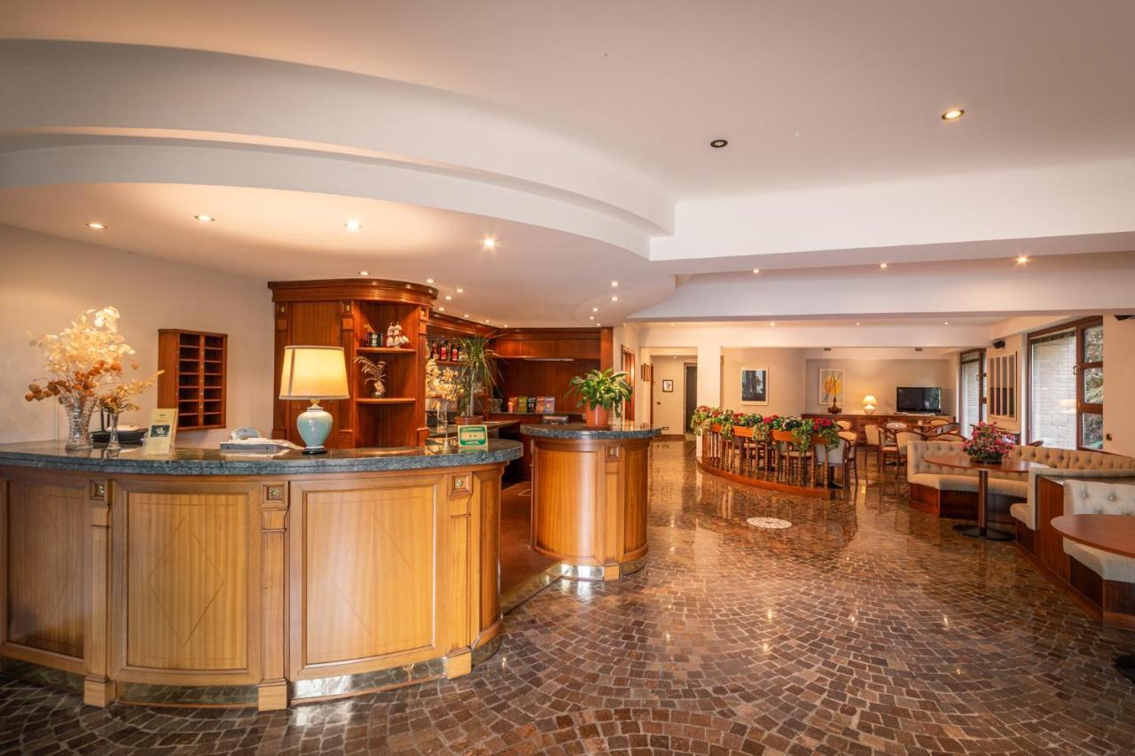 Hotel Ristorante Vapore Фаджето-Ларио Экстерьер фото